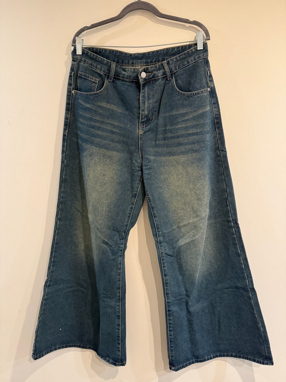 Relaxed Wide-Leg Men's Jeans in Faded Blue